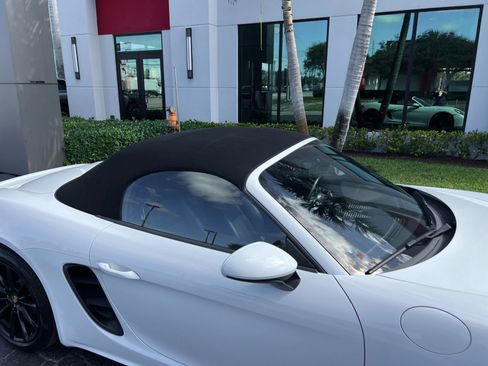 Used 2017 Porsche 718 Boxster image 27