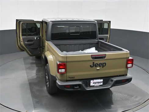 New 2025 Jeep Gladiator Sport image 57