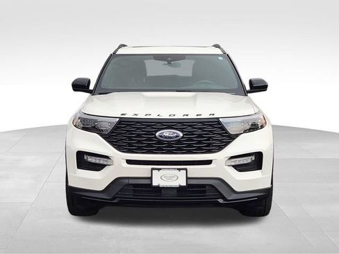 Used 2023 Ford Explorer ST-Line w/ Class IV Trailer Tow Package AWD/4WD image 8