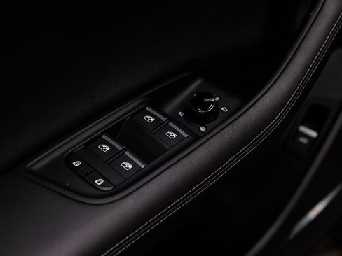 Used 2023 Audi Q8 Prestige image 55