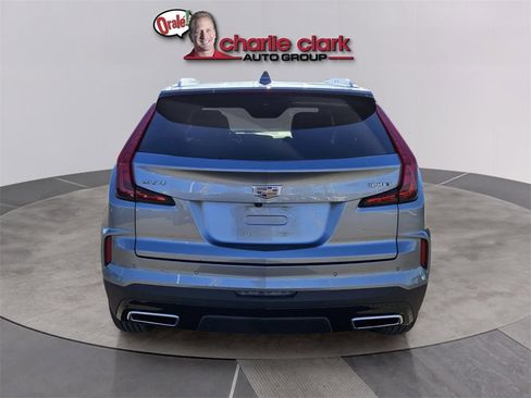 Used 2024 Cadillac XT4 Premium Luxury image 5