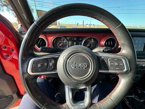 Used 2021 Jeep Gladiator Rubicon w/ LED Lighting Group AWD/4WD image 11