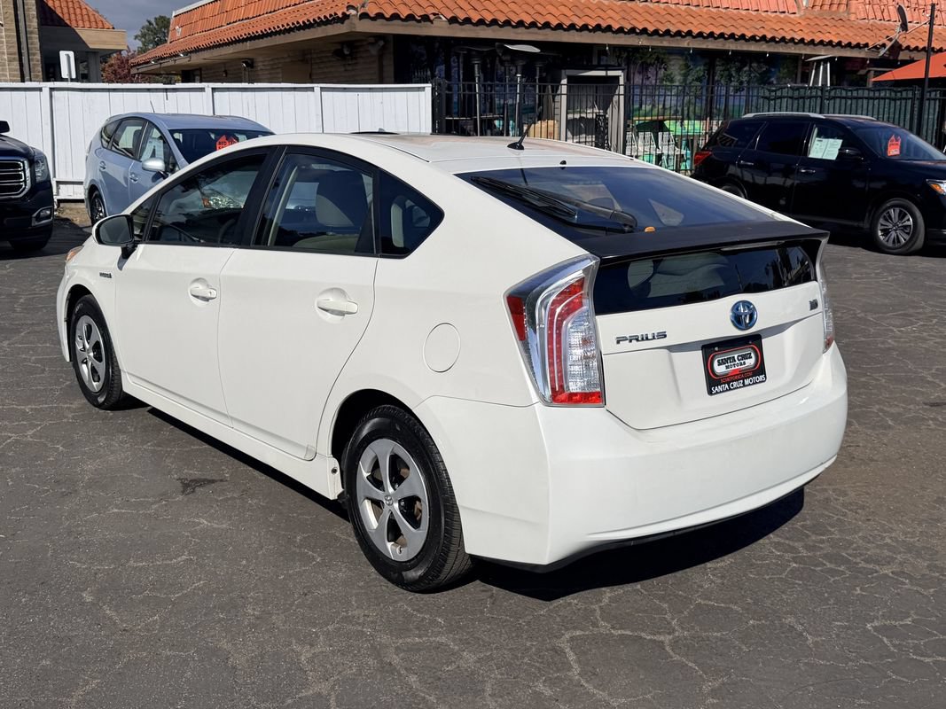 Used 2014 Toyota Prius Two FWD image 4