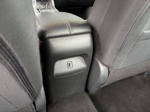 Used 2025 Nissan Sentra SV FWD image 18
