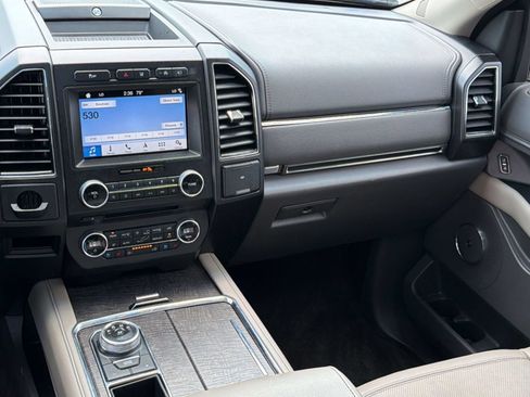 Used 2018 Ford Expedition Limited w/ Equipment Group 302A RWD image 16