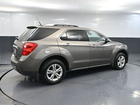 Used 2011 Chevrolet Equinox LT w/ Chrome Appearance Package image 4