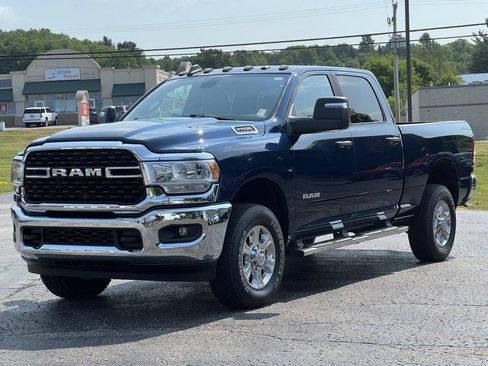 Used 2024 RAM 2500 Big Horn AWD/4WD image 40