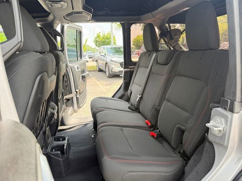 Used 2021 Jeep Wrangler Unlimited Rubicon AWD/4WD image 26
