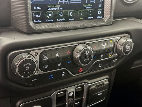 Used 2023 Jeep Wrangler Unlimited Sahara w/ Cold Weather Group AWD/4WD image 24