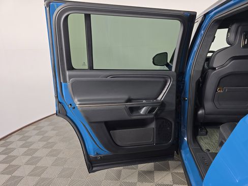 Used 2023 Rivian R1S Adventure AWD/4WD image 17