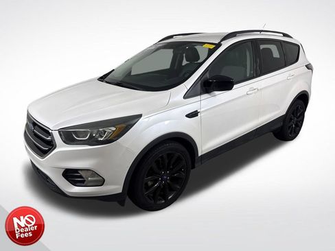 Used 2017 Ford Escape SE w/ Equipment Group 201A FWD image 8