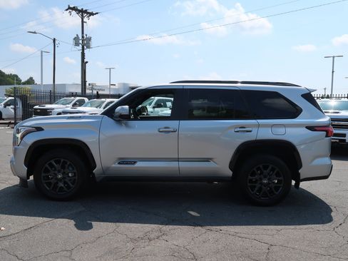 Used 2026 Toyota Sequoia Platinum AWD/4WD image 7