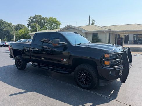 Used 2019 Chevrolet Silverado 2500 LTZ w/ Duramax Plus Package AWD/4WD image 3