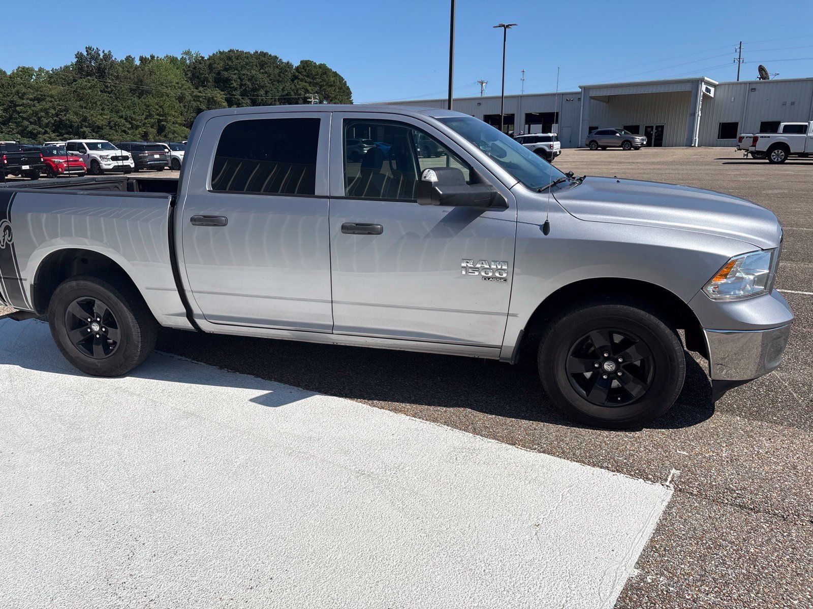 Used 2022 RAM 1500 Classic SLT w/ Trailer & Traction Group RWD image 3
