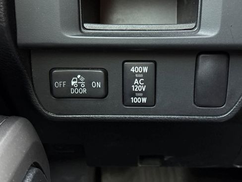 Used 2016 Toyota Tacoma TRD Sport image 30