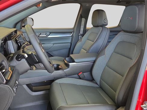 Used 2026 GMC Terrain AT4 w/ Technology Package II AWD/4WD image 5