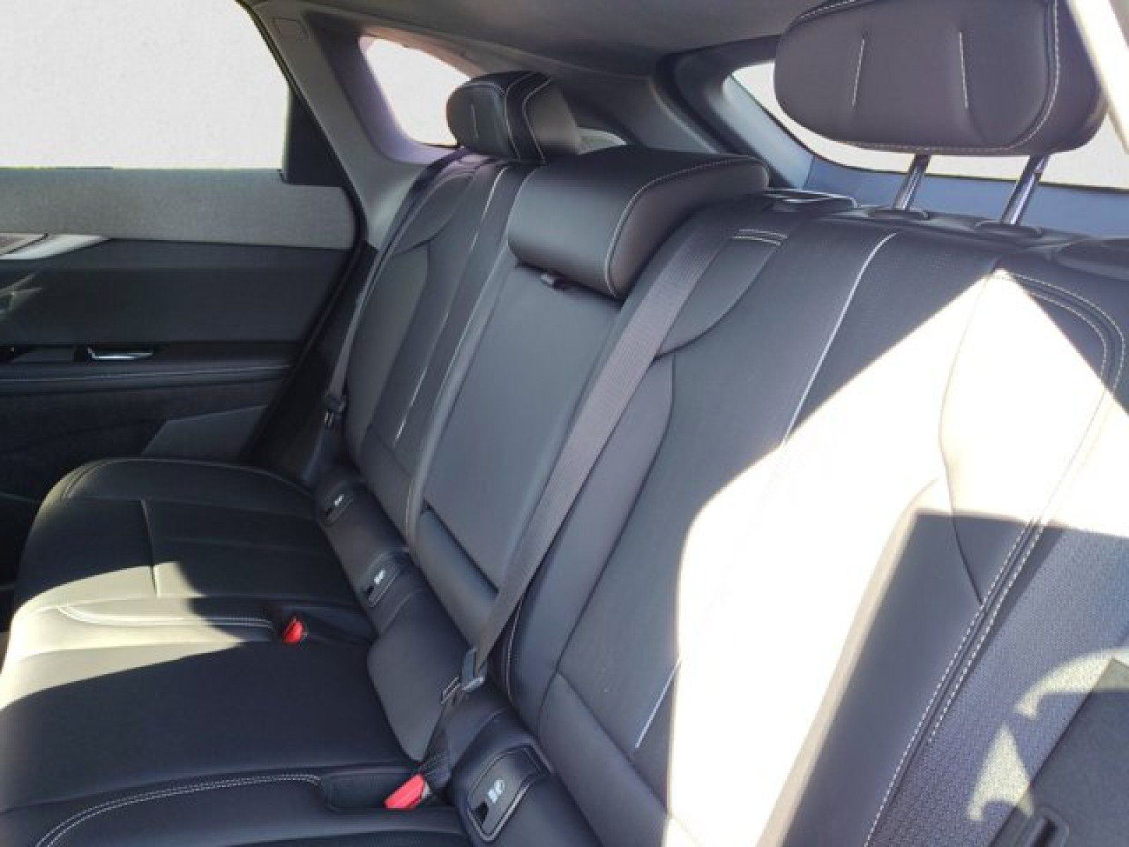 Used 2025 Cadillac Optiq Sport 2 AWD/4WD image 18