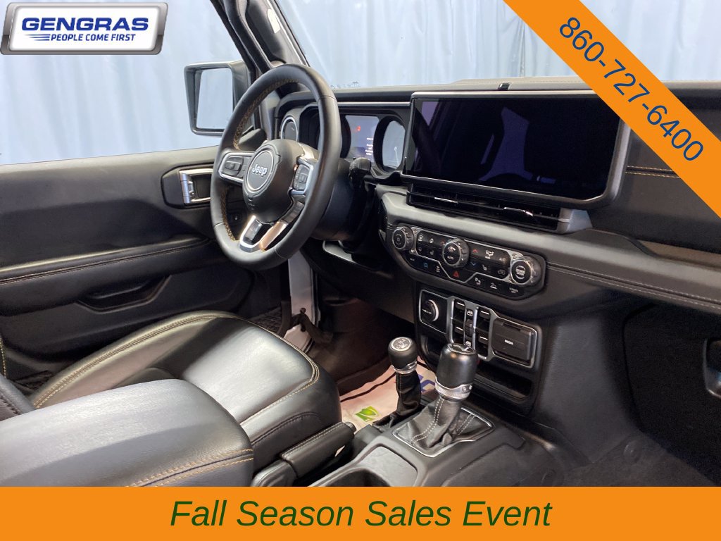 Used 2024 Jeep Wrangler Unlimited Sahara w/ Technology Group AWD/4WD image 44