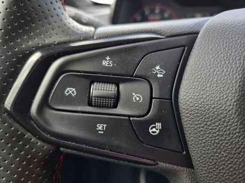 Used 2024 Chevrolet Trax RS image 25