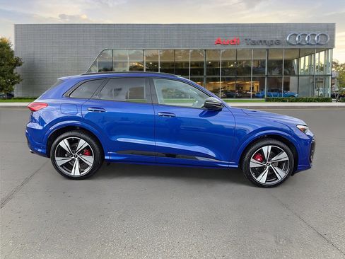 New 2025 Audi SQ5 Premium Plus image 2