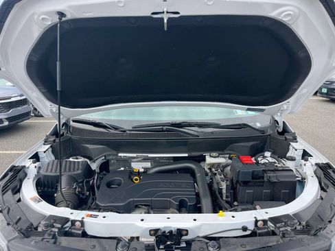 Used 2025 Chevrolet Equinox LT FWD image 32