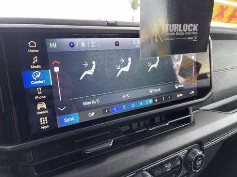 Used 2025 Jeep Wrangler Unlimited Rubicon image 24