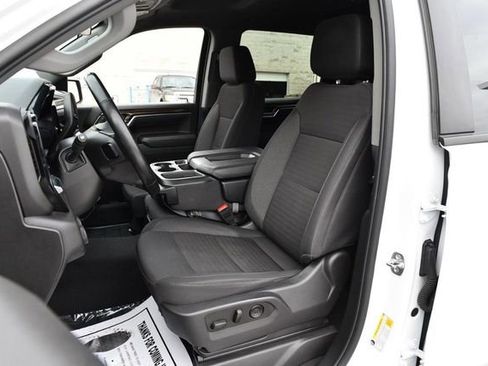 Used 2025 Chevrolet Silverado 1500 LT image 17