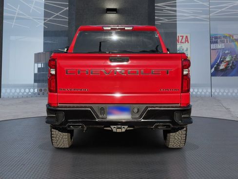 Certified 2021 Chevrolet Silverado 1500 Custom Trail Boss w/ LPO, Dark Essentials Package AWD/4WD image 5