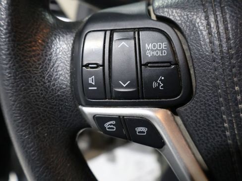 Used 2016 Toyota Sienna LE image 30