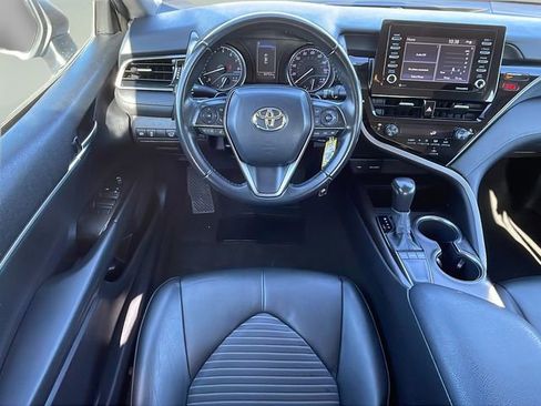 Used 2022 Toyota Camry SE image 19