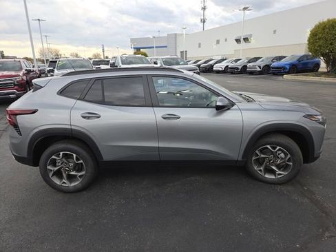 New 2026 Chevrolet Trax LT image 17