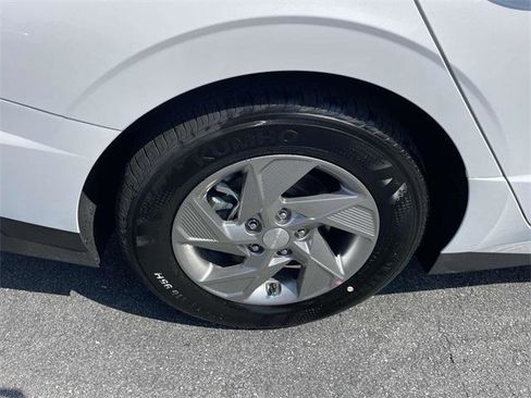 New 2025 Hyundai Sonata SE image 8