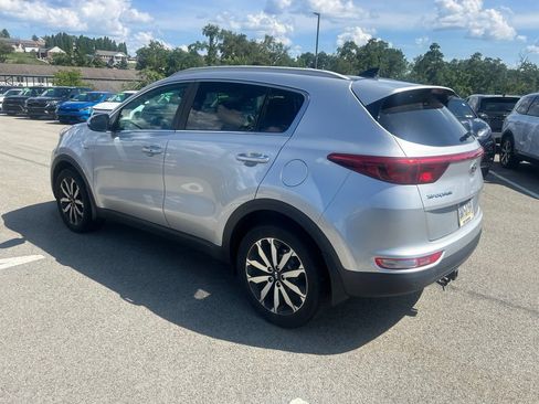 Used 2017 Kia Sportage EX w/ EX Technology Package AWD/4WD image 4