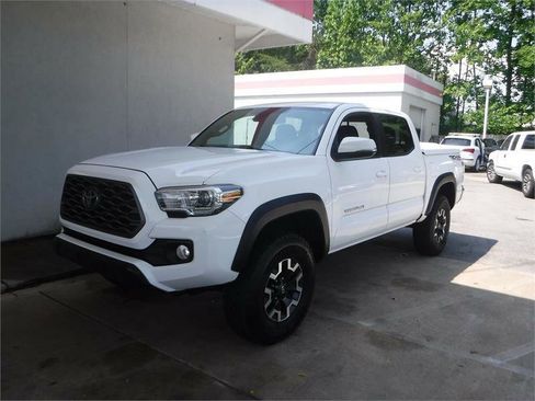 Used 2020 Toyota Tacoma TRD Off-Road image 16