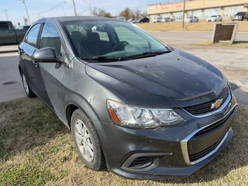 Used 2017 Chevrolet Sonic LT image 3