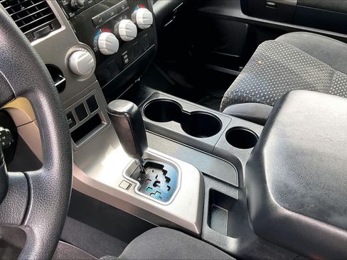Used 2013 Toyota Tundra 2WD CrewMax w/ SR5 Pkg image 17