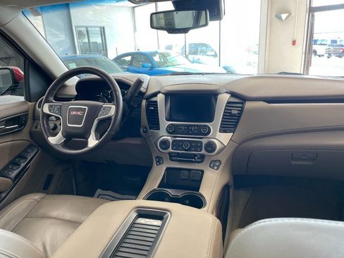 Used 2016 GMC Yukon SLT w/ HD Trailering Package image 32