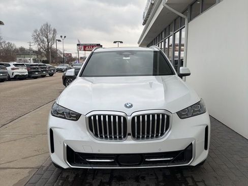 New 2026 BMW X5 xDrive50e w/ Premium Package image 2