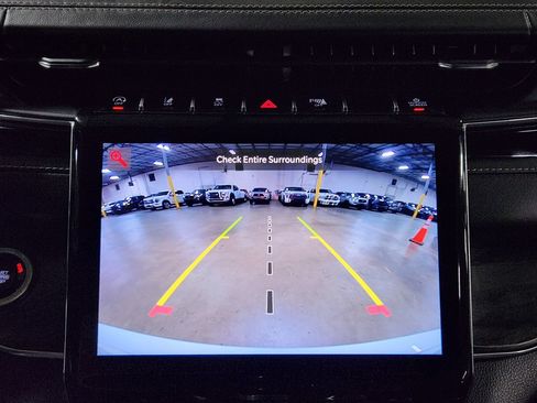 Used 2023 Jeep Grand Cherokee Overland w/ Luxury Tech Group IV AWD/4WD image 40