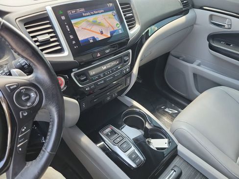 Used 2016 Honda Pilot Touring image 23