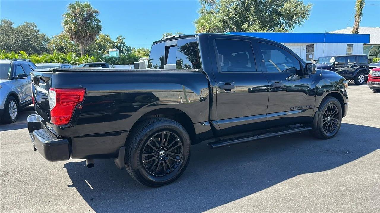 Used 2019 Nissan Titan SV w/ SV Convenience Package RWD image 9