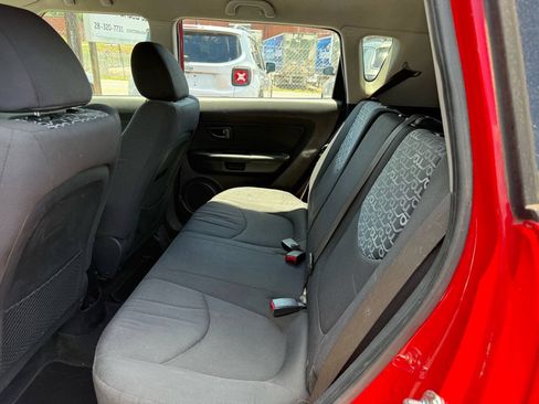 Used 2011 Kia Soul + FWD image 17