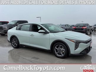 Used 2025 Kia K4 FWD video 1