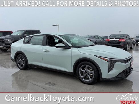 Used 2025 Kia K4 FWD image 1
