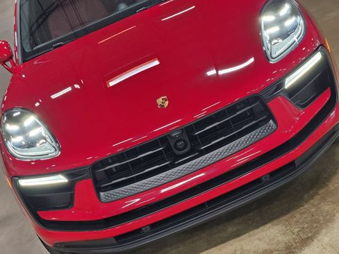 Used 2023 Porsche Macan AWD/4WD image 21