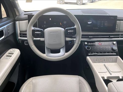Used 2024 Hyundai Santa Fe Limited image 5