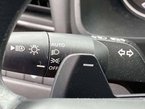 Used 2024 Nissan Rogue SV AWD/4WD image 15