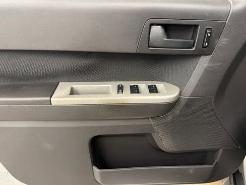 Used 2009 Ford Escape XLT image 18