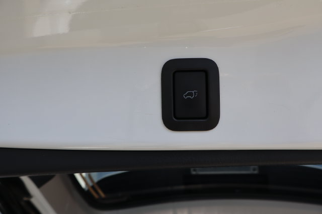 Used 2019 Toyota Highlander XLE AWD/4WD image 32