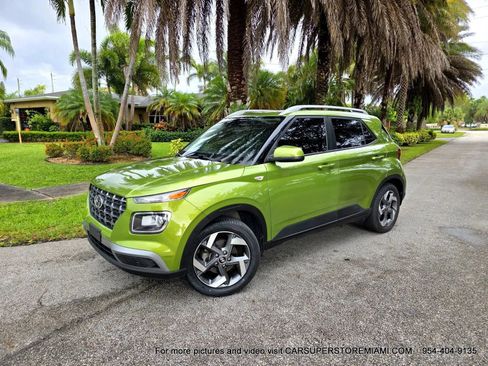 Used 2022 Hyundai Venue SEL FWD image 4